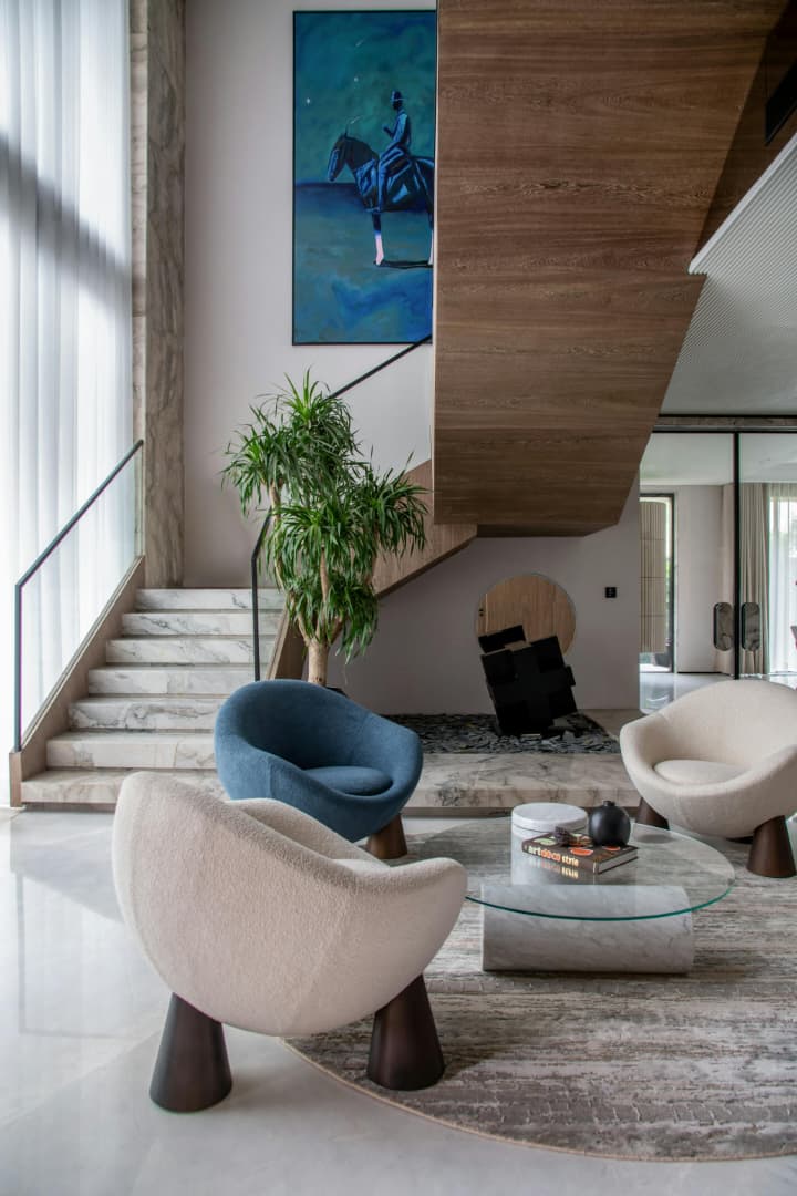 Relaxed lounge consultation corner representing Ice Interiorr consultation atmosphere.